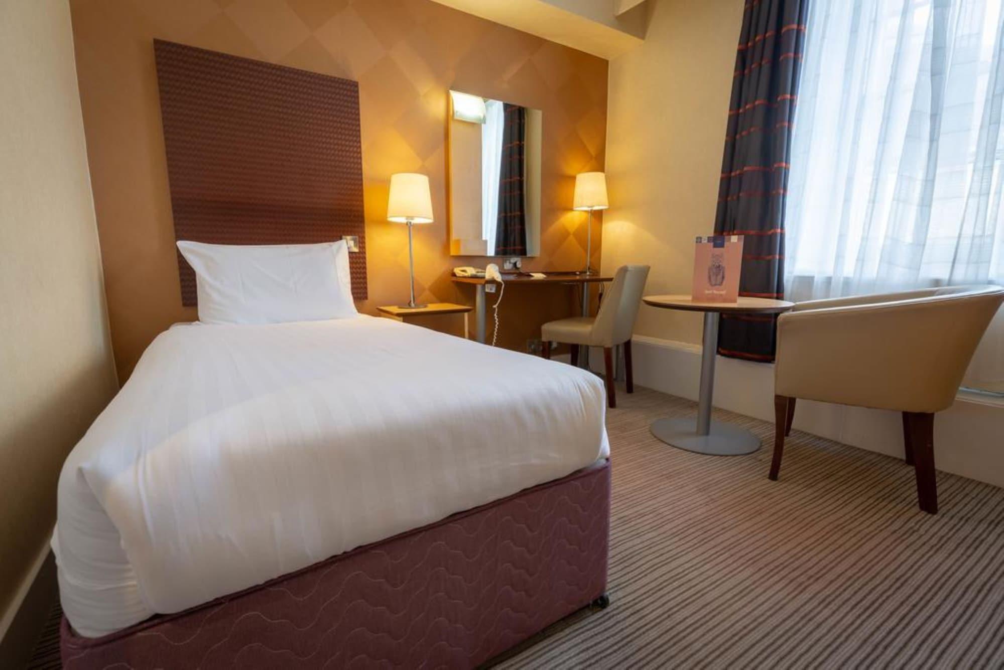The Angel Hotel Cardiff Exterior photo