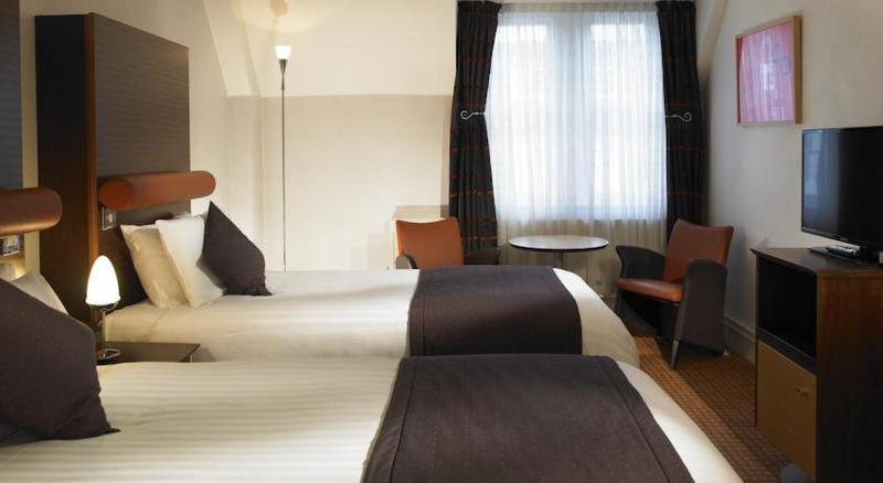 The Angel Hotel Cardiff Room photo